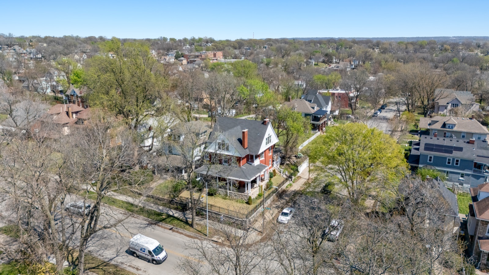 415 Benton Boulevard photo