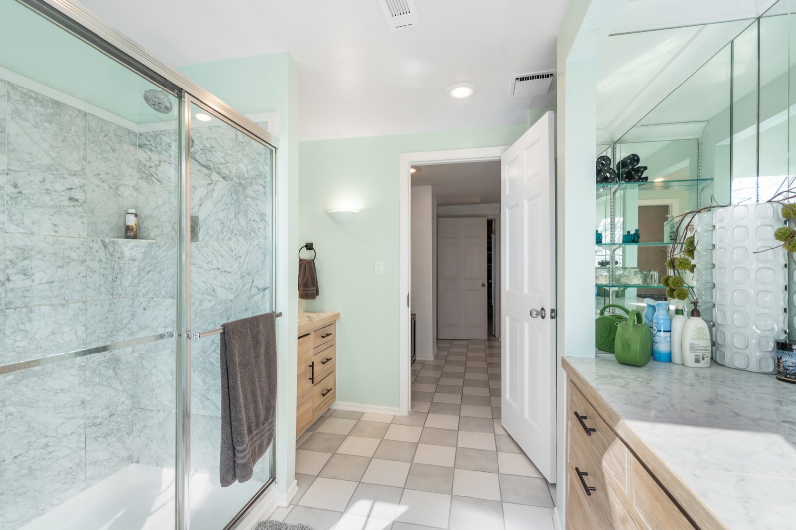 415 Benton Boulevard photo