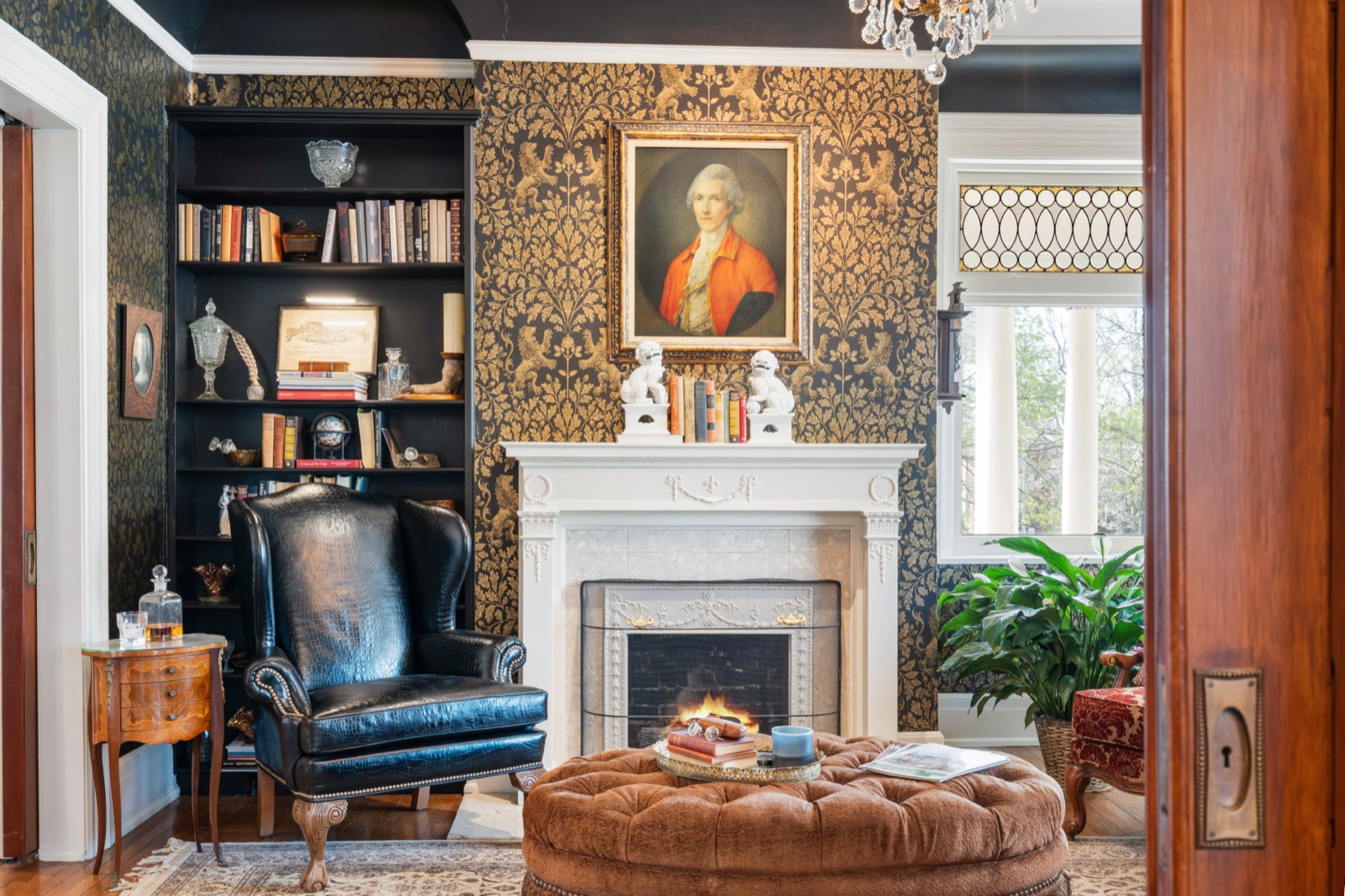 Parlor at 415 Benton Boulevard