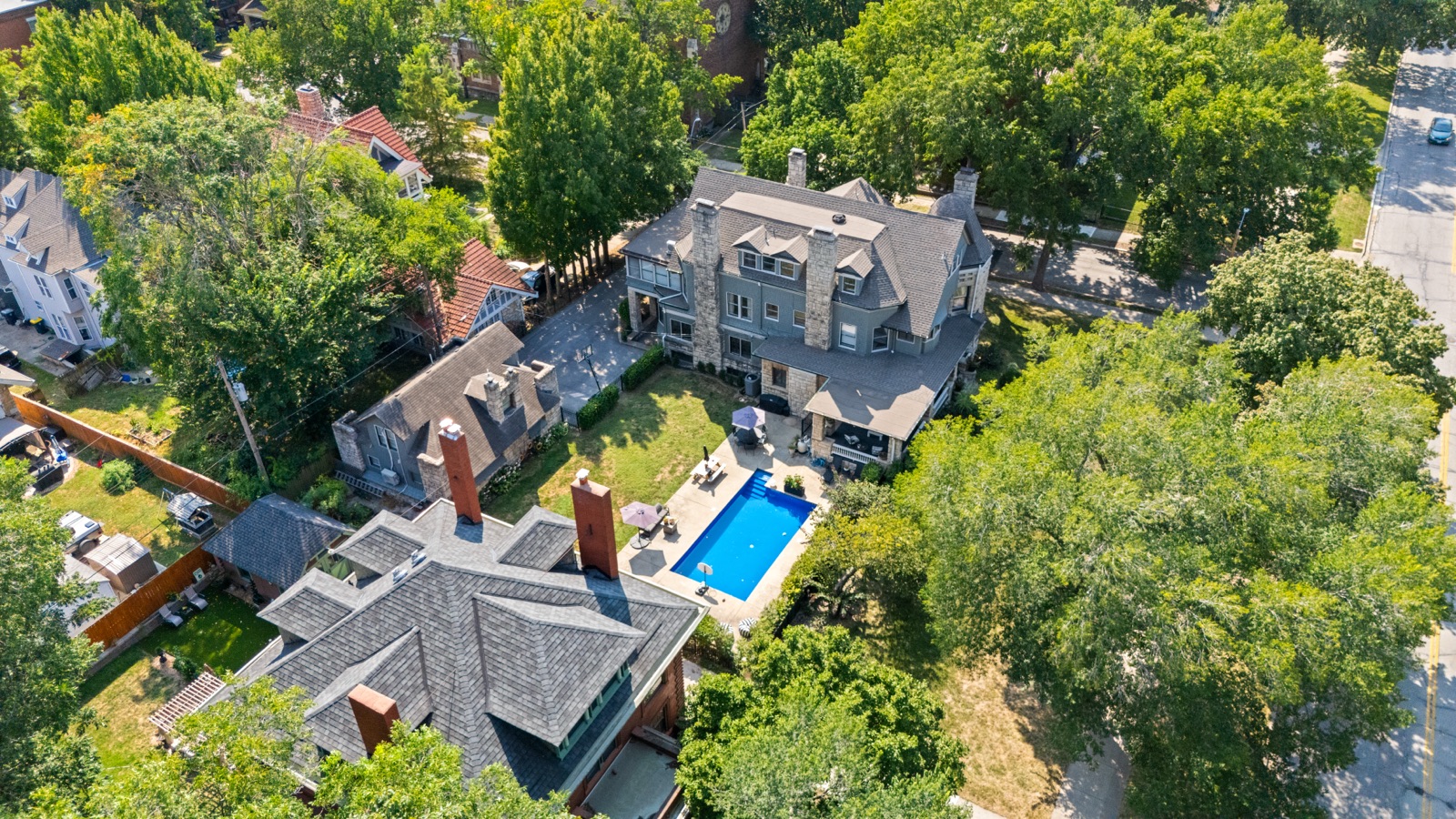 3501 Gladstone Boulevard photo