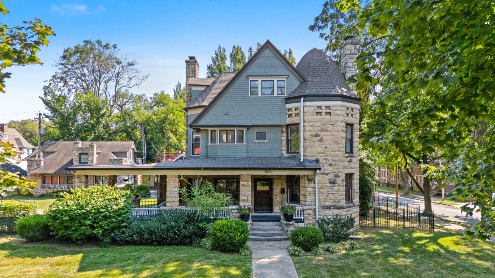 3501 Gladstone Boulevard photo