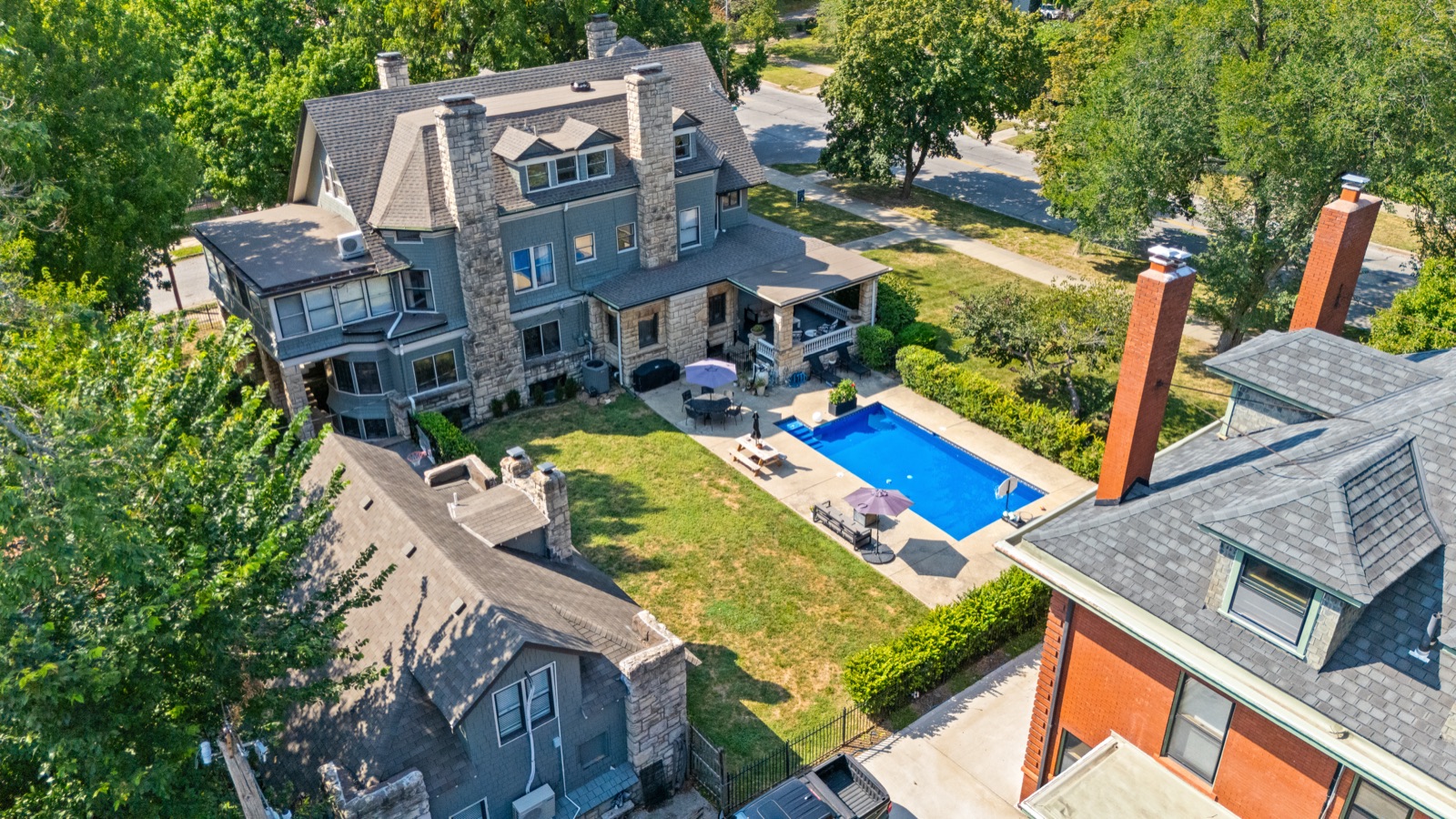 3501 Gladstone Boulevard photo