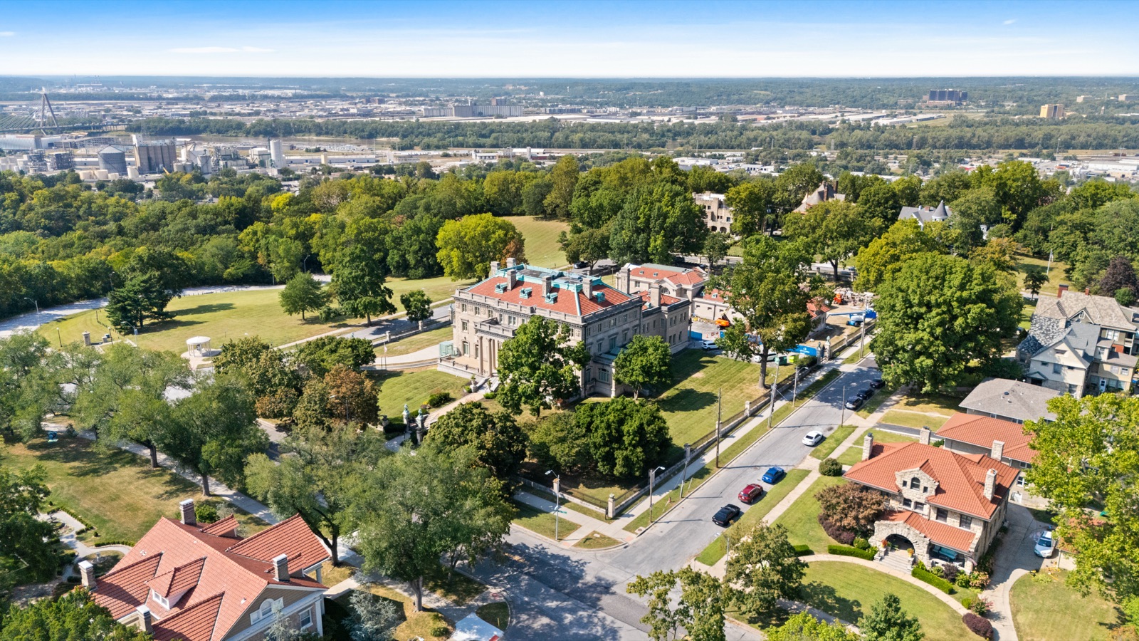 3501 Gladstone Boulevard photo