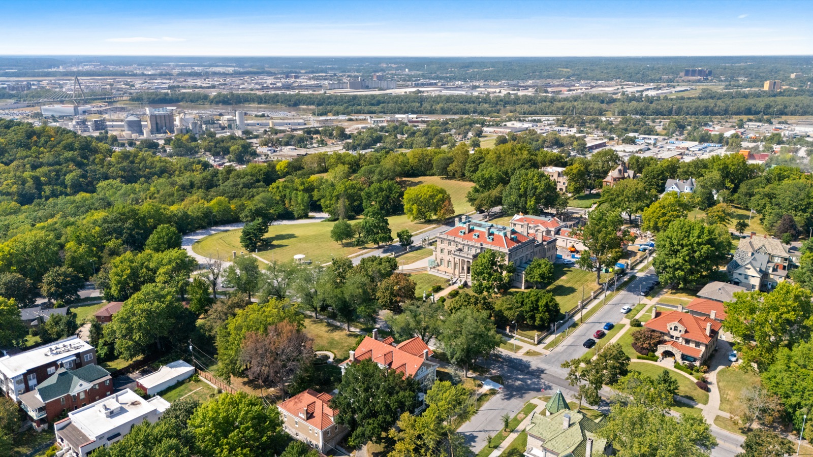 3501 Gladstone Boulevard photo