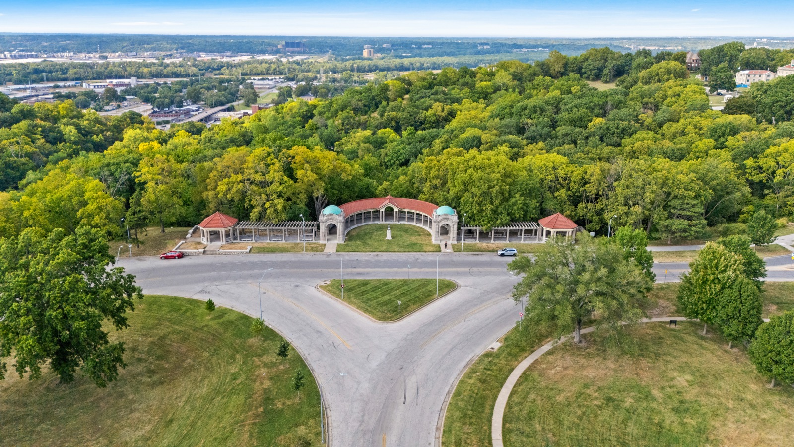 3501 Gladstone Boulevard photo