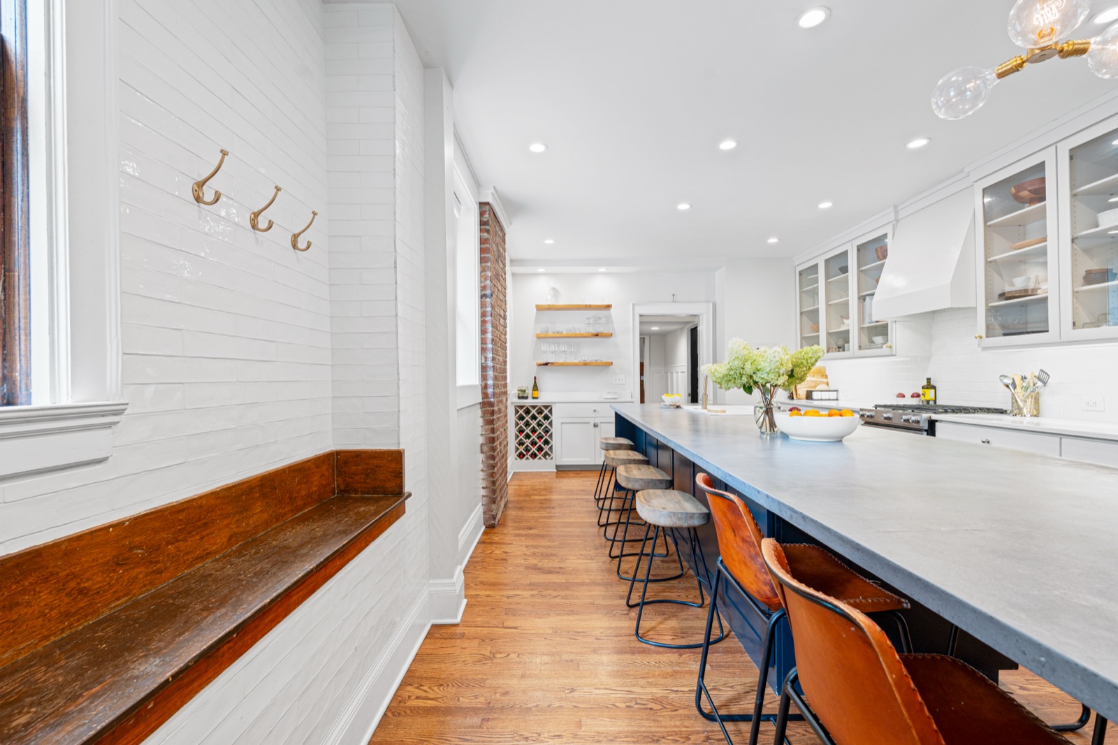3501 Gladstone Boulevard photo
