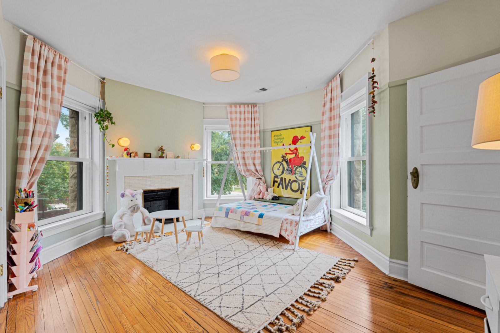 3501 Gladstone Boulevard photo