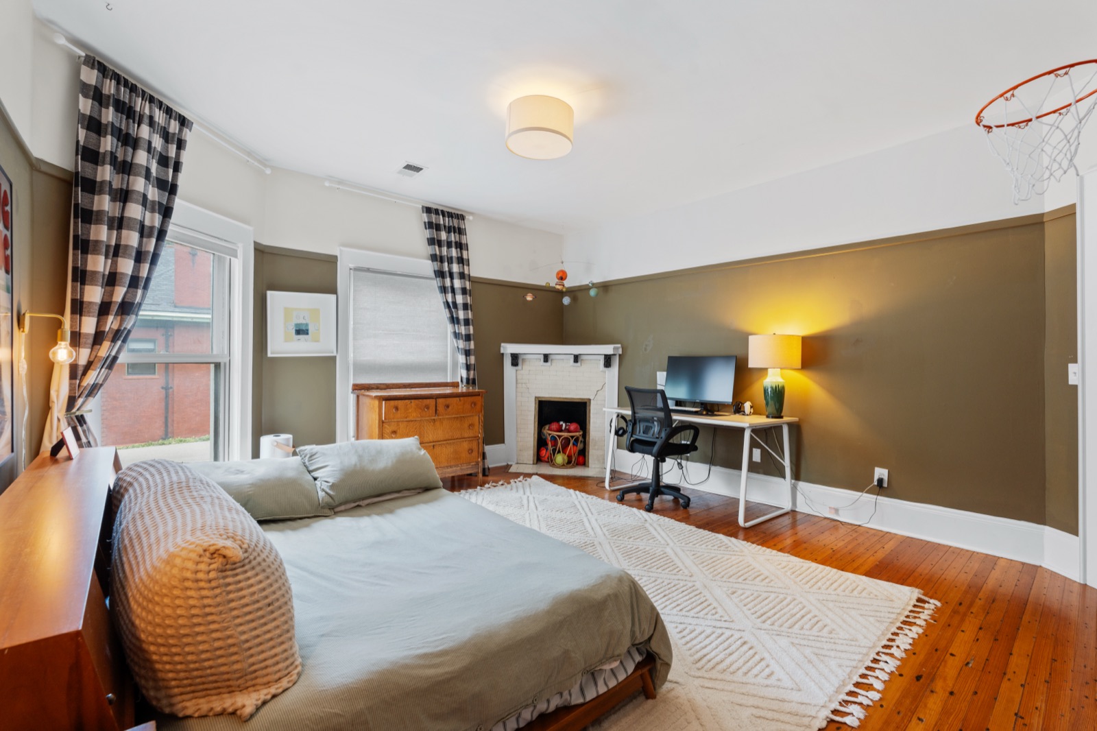 3501 Gladstone Boulevard photo