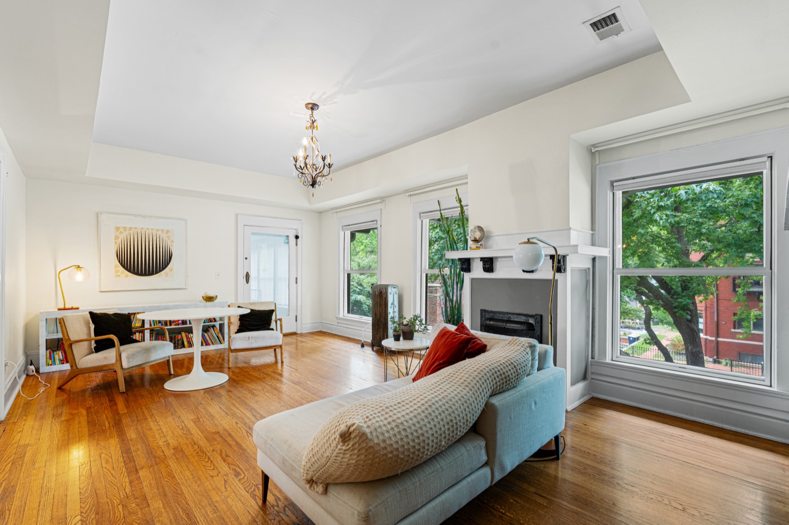 3501 Gladstone Boulevard photo