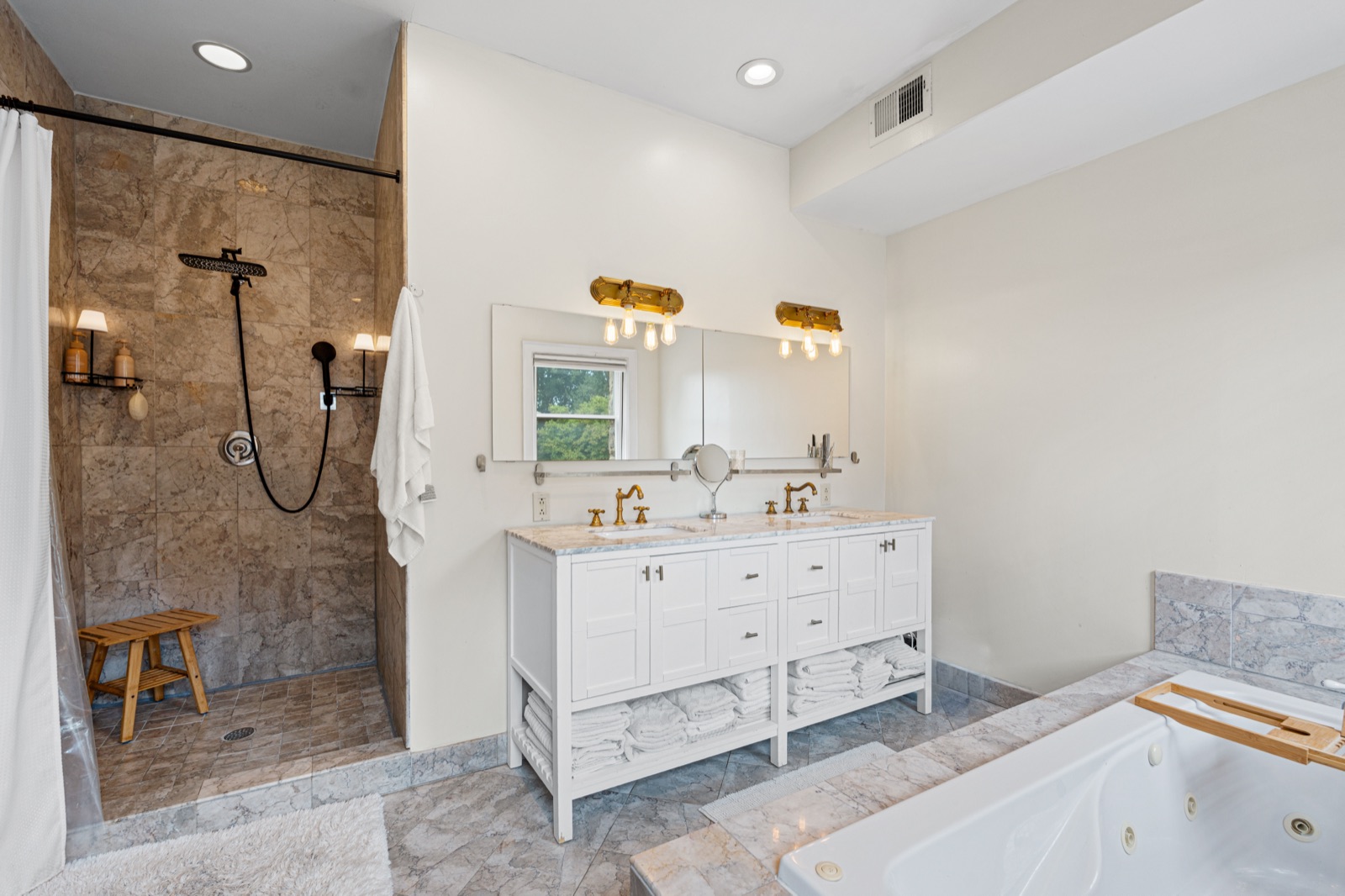 3501 Gladstone Boulevard photo