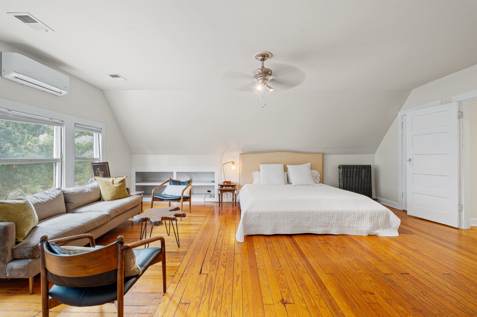 3501 Gladstone Boulevard photo