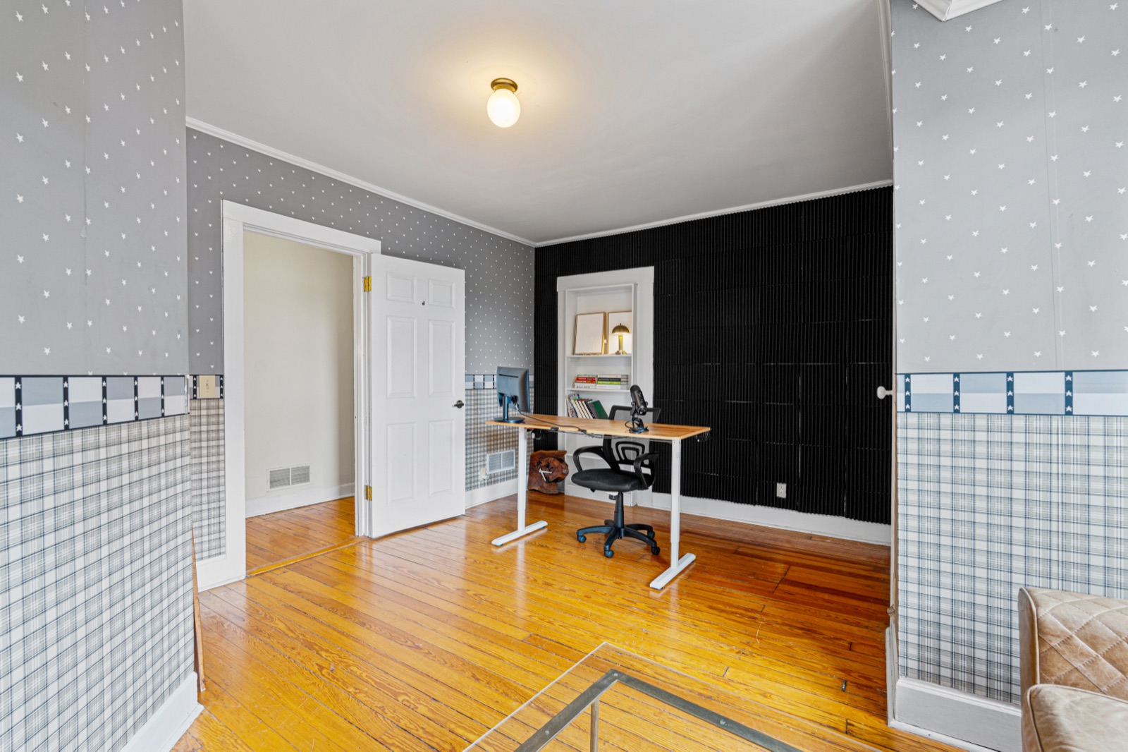 3501 Gladstone Boulevard photo