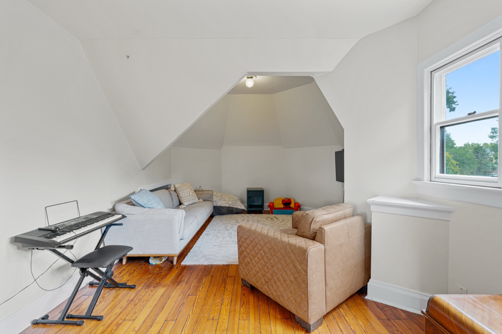 3501 Gladstone Boulevard photo