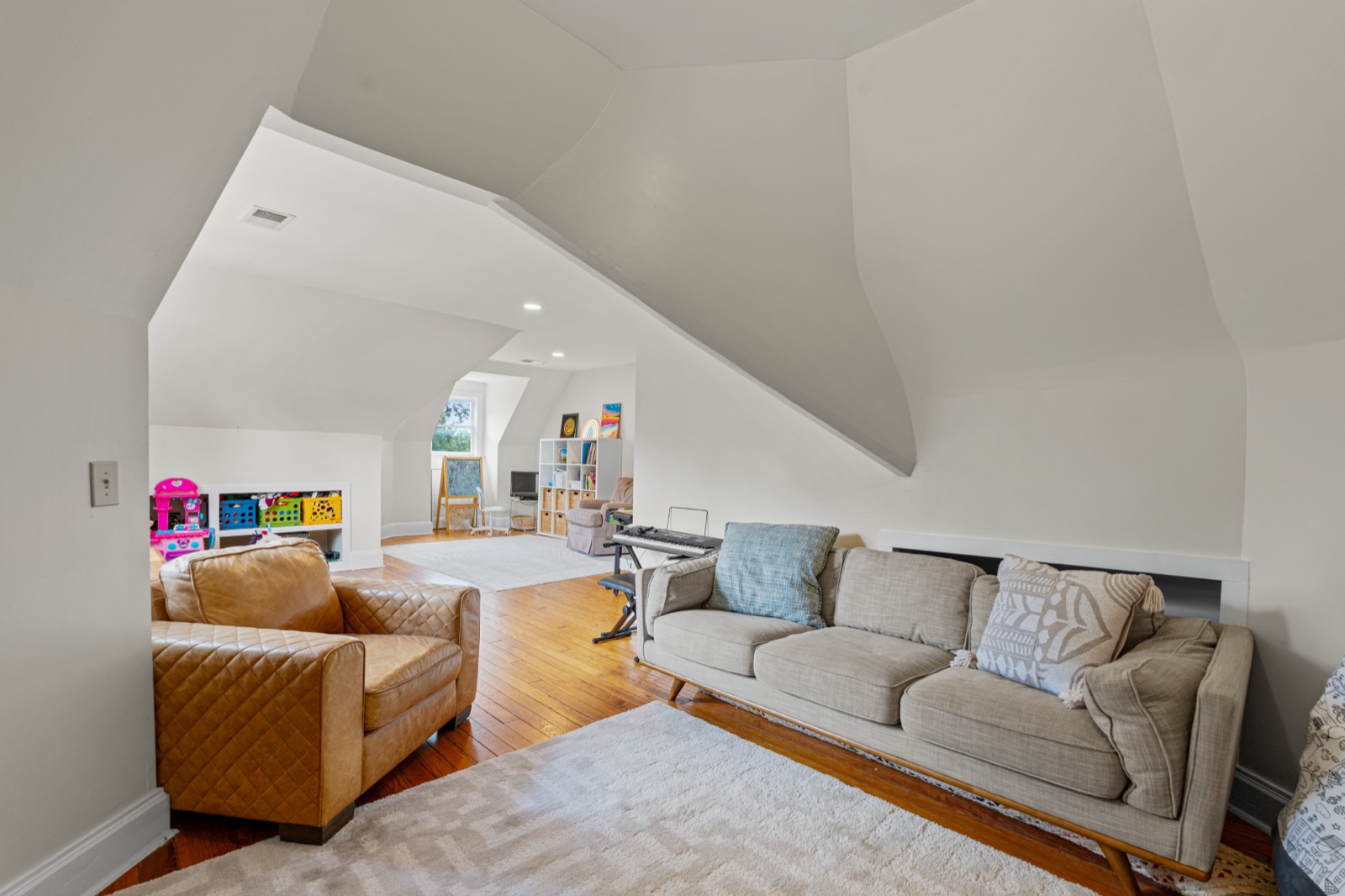 3501 Gladstone Boulevard photo