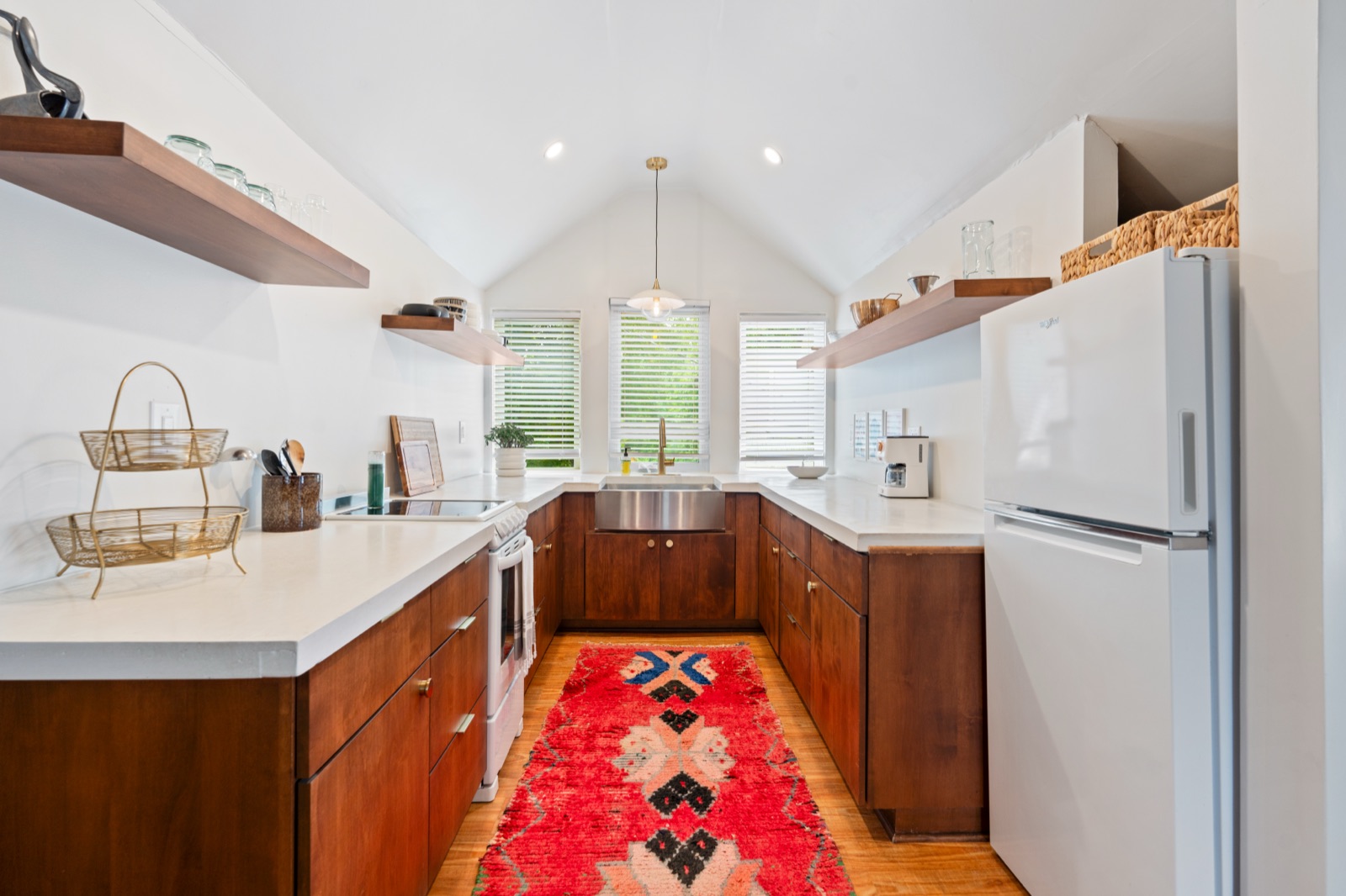 3501 Gladstone Boulevard photo