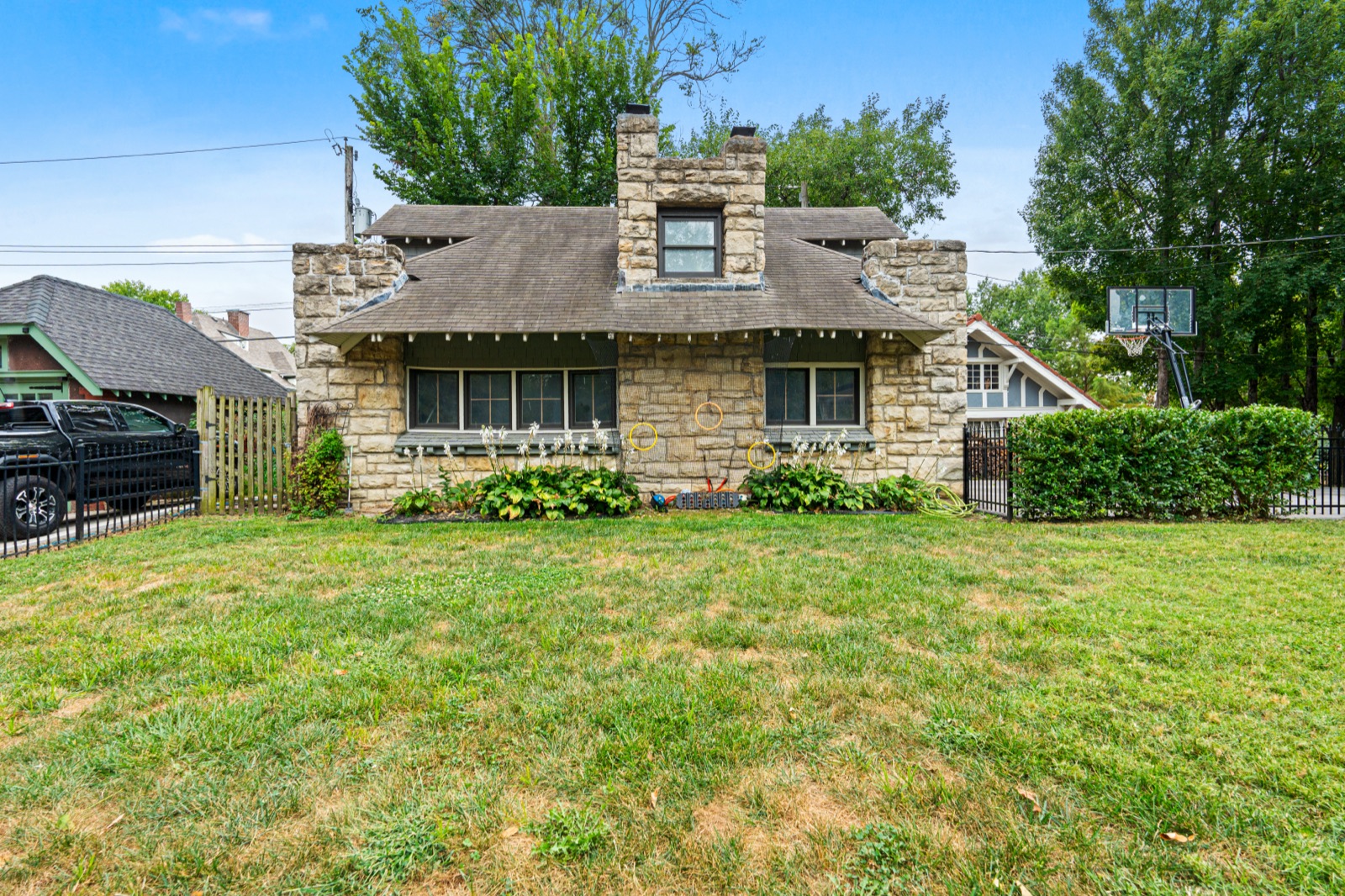 3501 Gladstone Boulevard photo