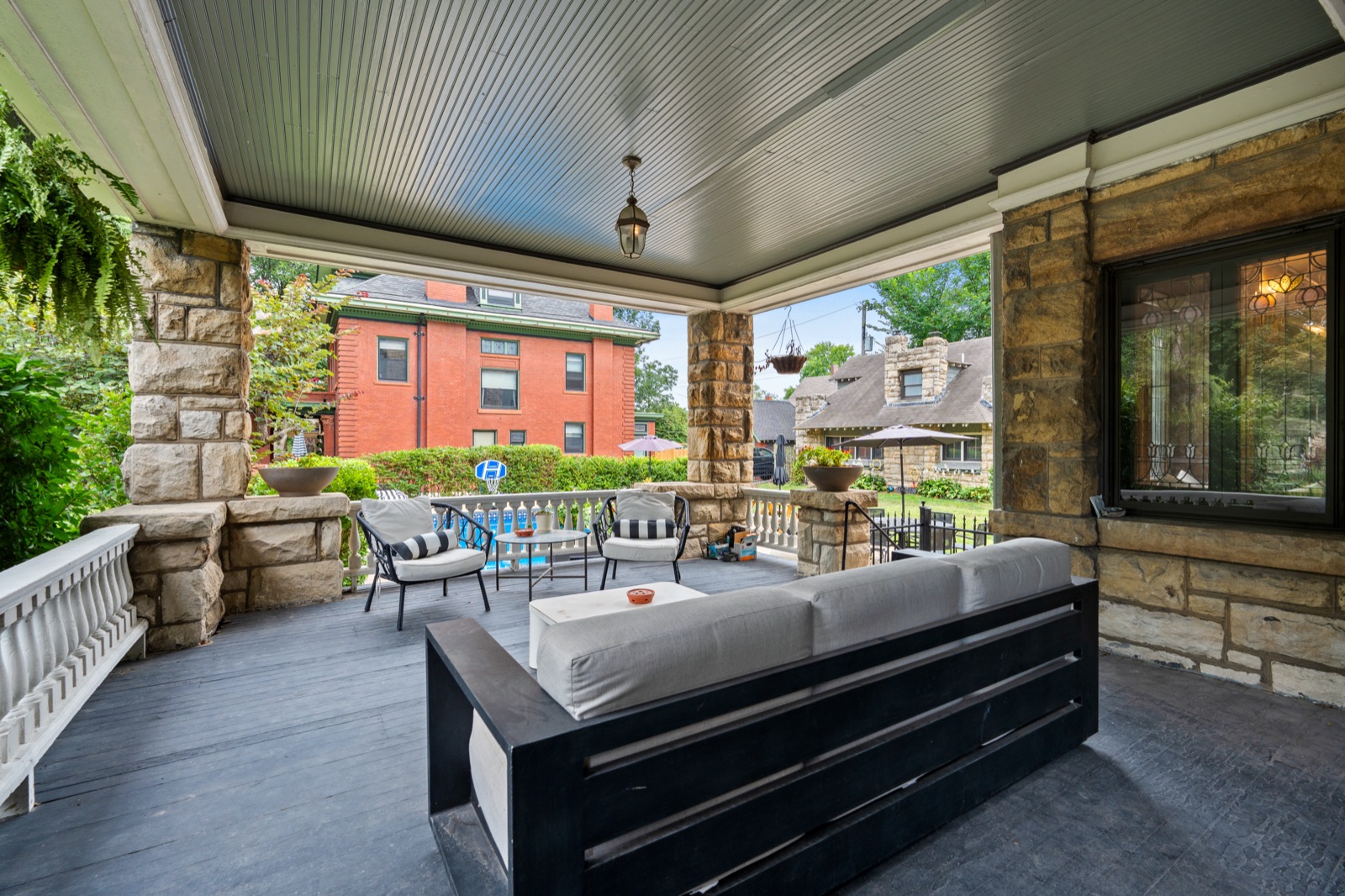 3501 Gladstone Boulevard photo