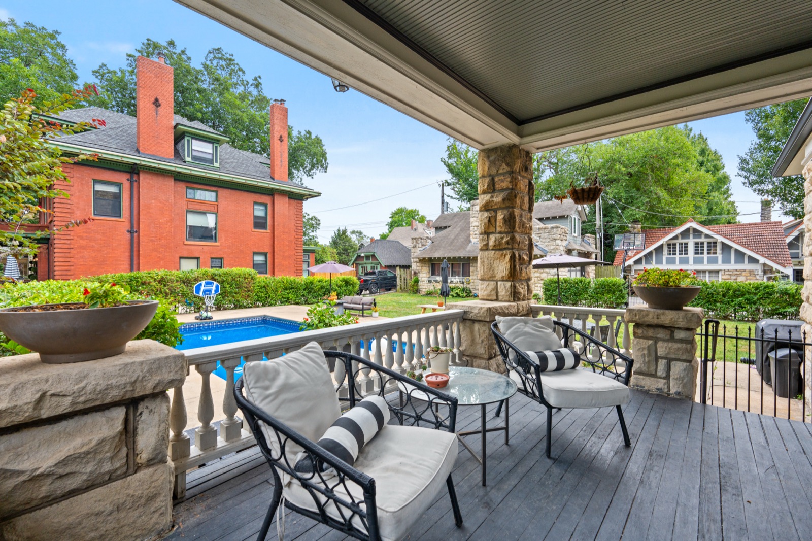 3501 Gladstone Boulevard photo