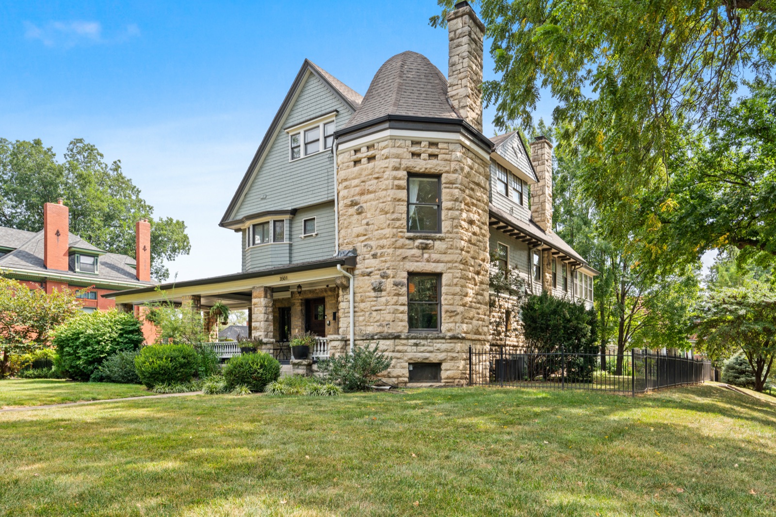 3501 Gladstone Boulevard photo