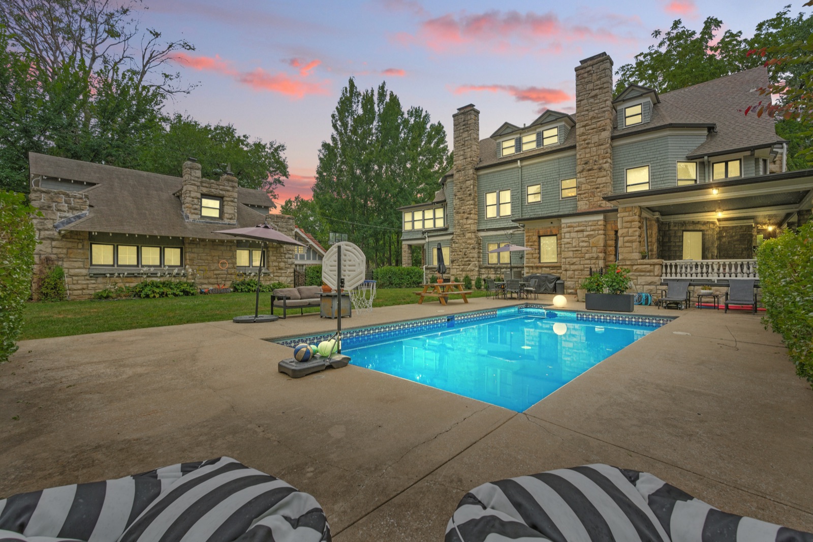 3501 Gladstone Boulevard photo