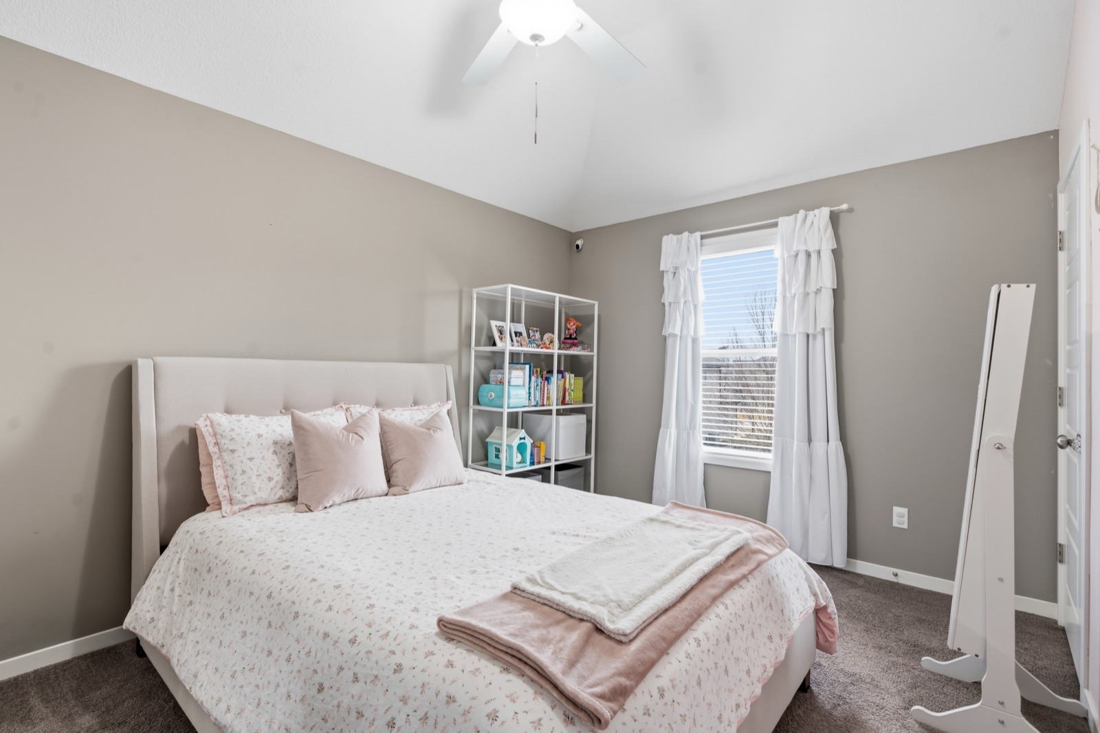 5129 Meadow Lark Dr photo