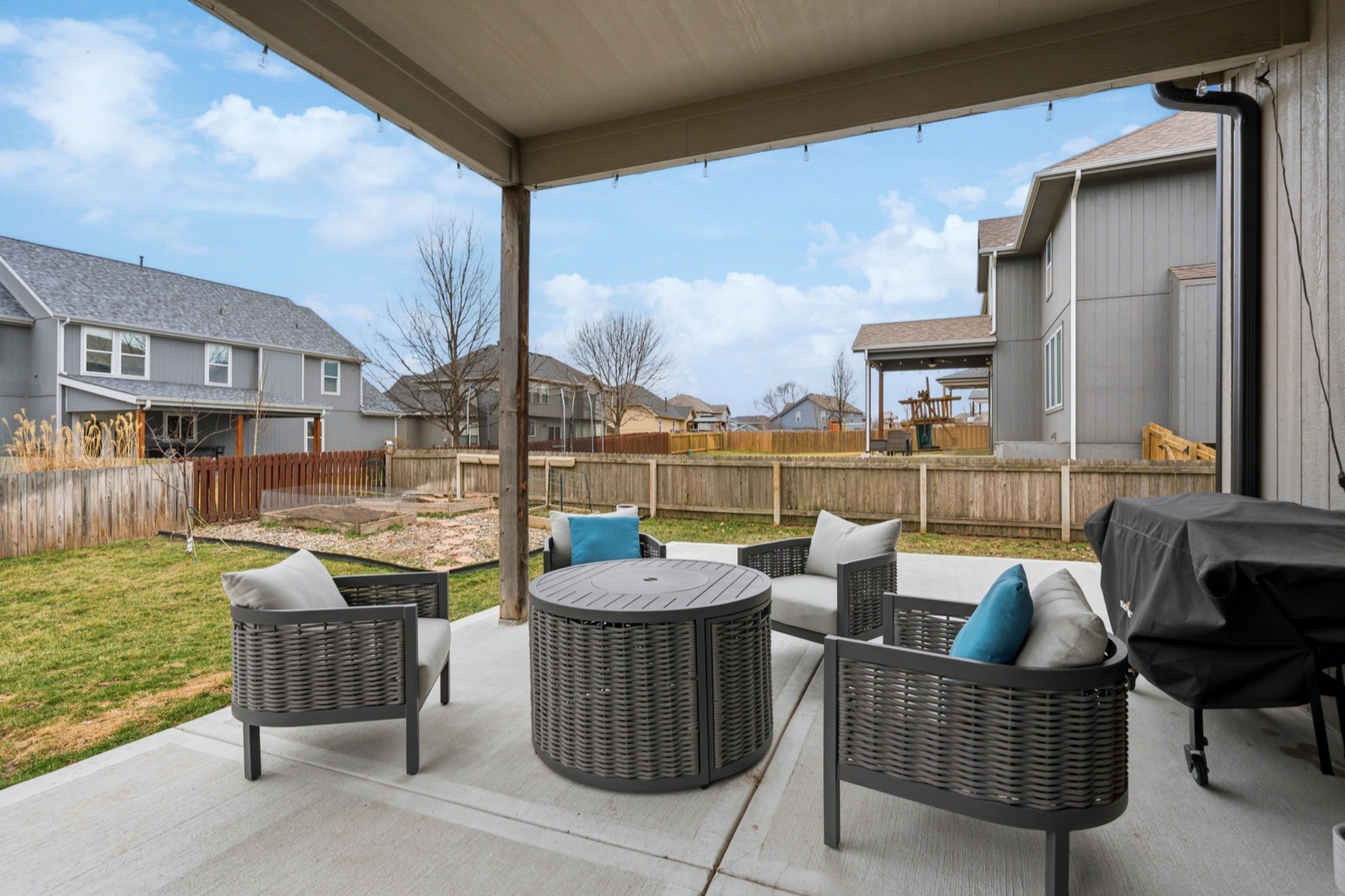 5129 Meadow Lark Dr photo