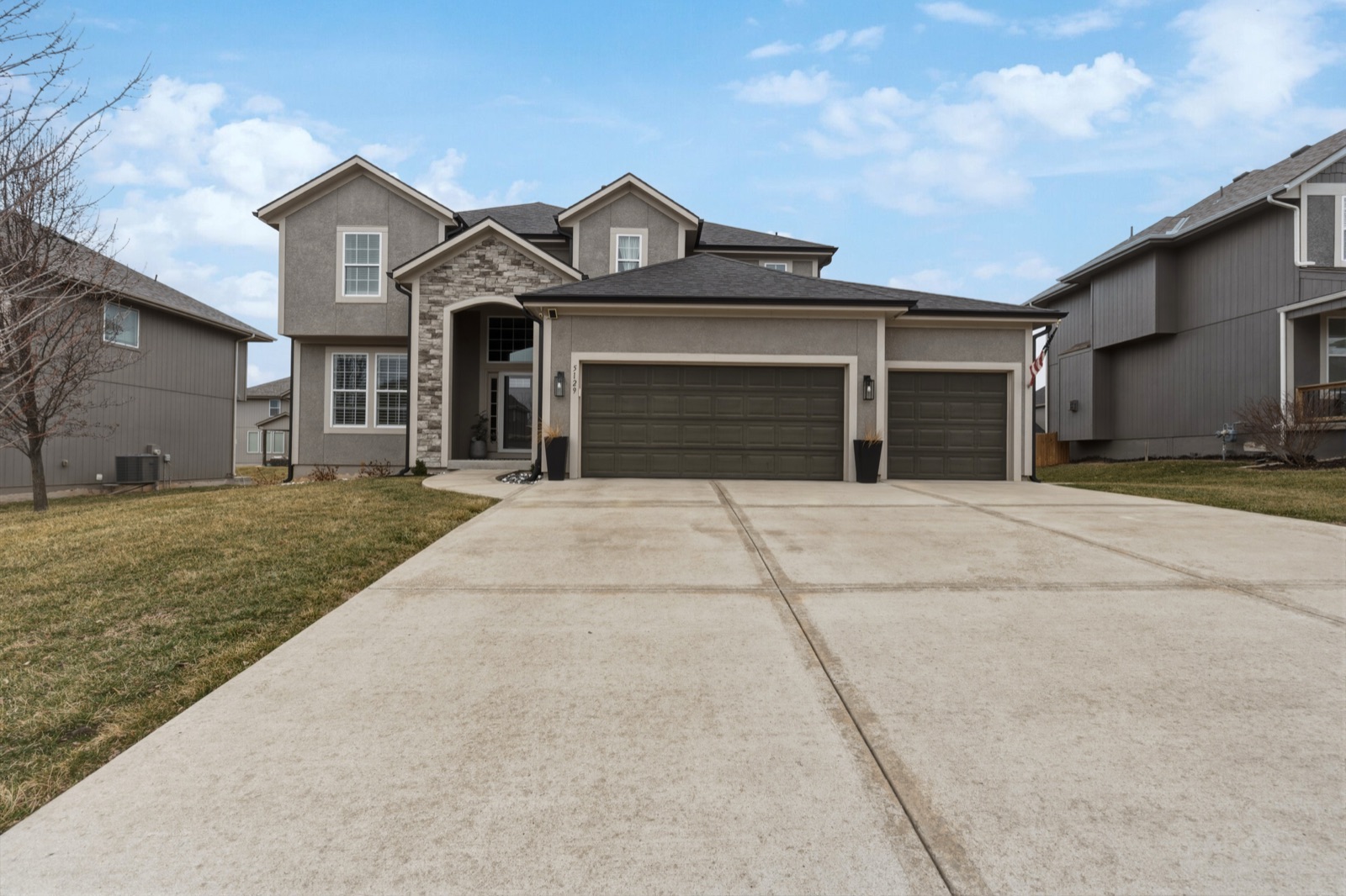 5129 Meadow Lark Dr photo